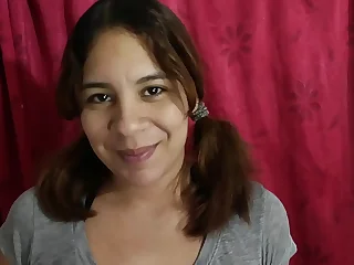GRABO A MI HERMANASTRA COLEGIALA UN VIDEO PORNO CASERO CON APENAS 18 AÑOS PARA QUE SE META UNA VERGA COLOMBIANA - PORNO EN ESPANOL-